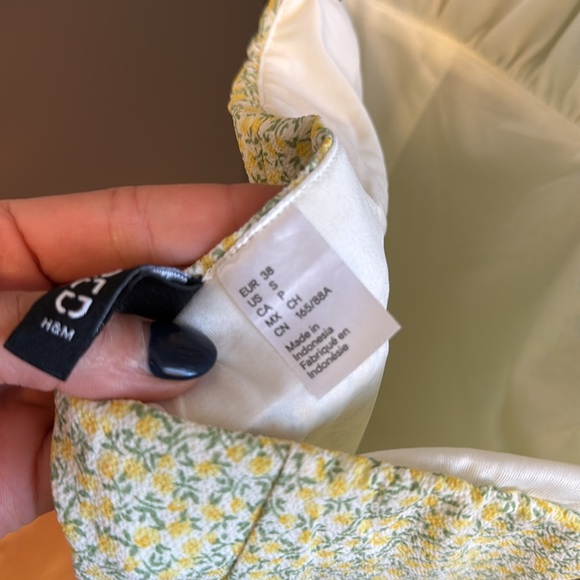 Halter Mini Dress - flower design, perfect condition - Picture 5 of 5